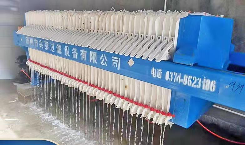 生活污水處理流程中將壓濾機(jī)放在什么位置？