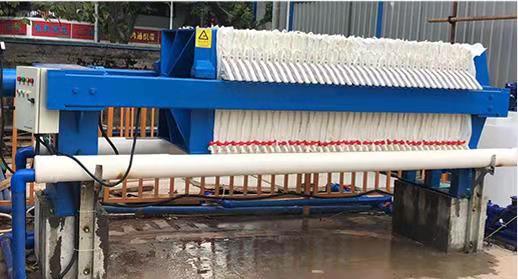 如何判斷污泥壓濾機(jī)濾板的質(zhì)量？